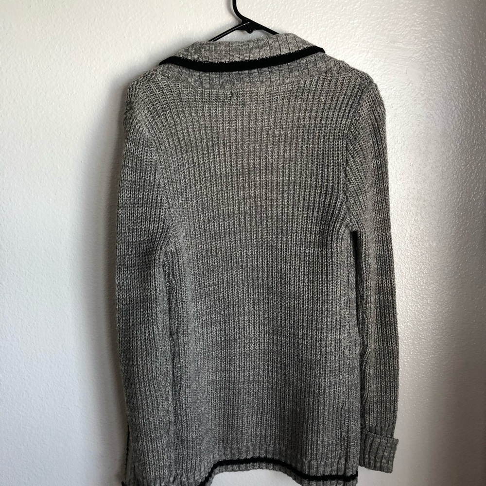 STYLIN’ SWEATER ❄️😍 - Picture 7 of 7